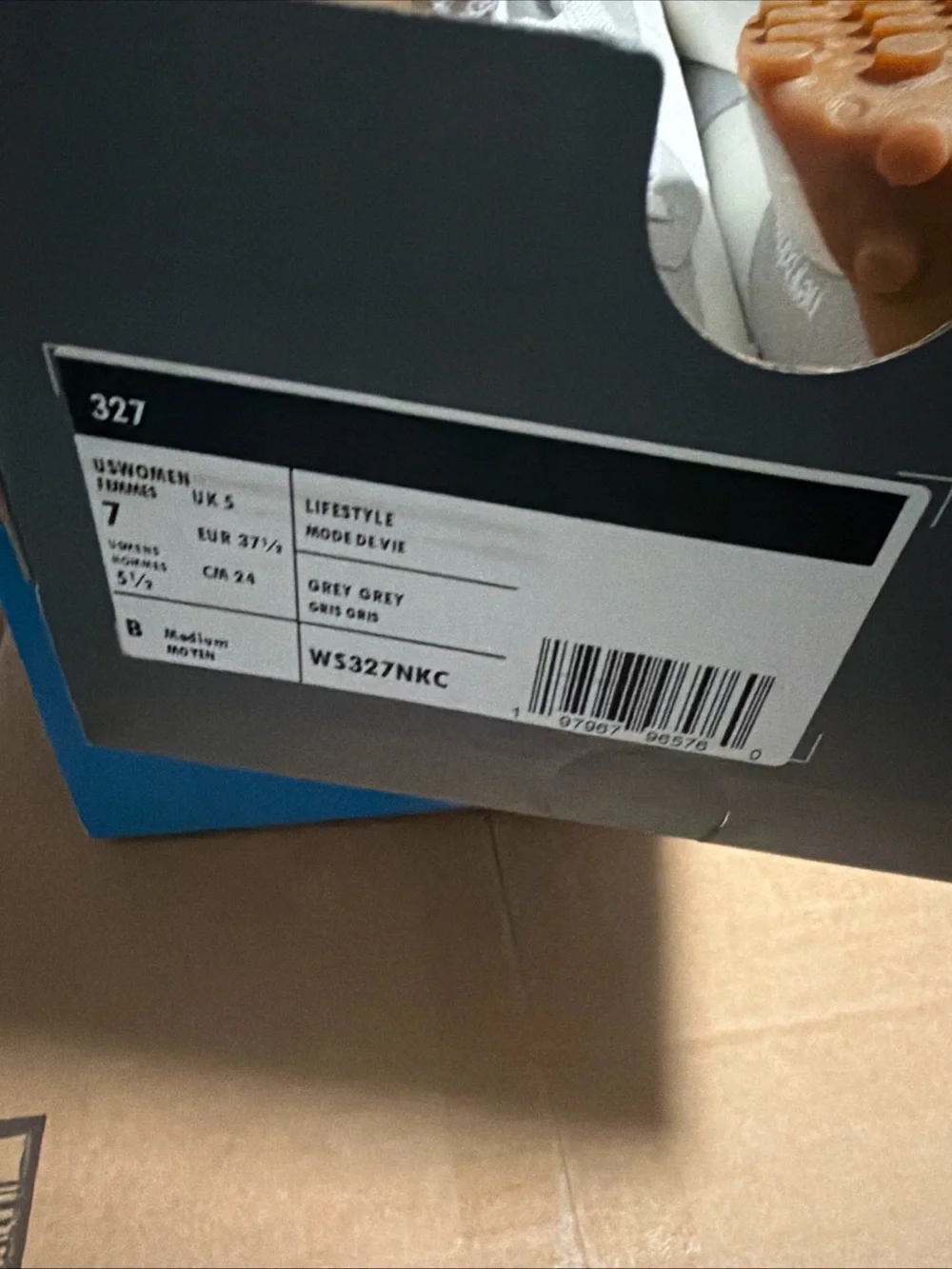 New Balance Women's 327 Classic Athletic Shoes Size 7